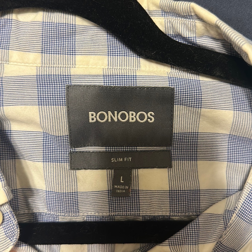 Bonobos slim fit casual button down. Men’s size L. White and blue